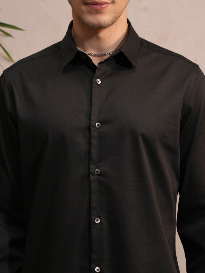 Men Black Solid Slim Fit Casual Shirt