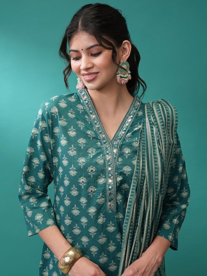 Women Blue Embroidered Kurta Set