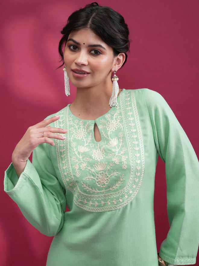 Women Green Embroidered Straight Kurta